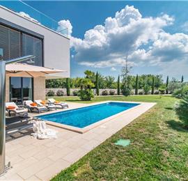 4 bedroom villa with pool near Pula, sleeps 8